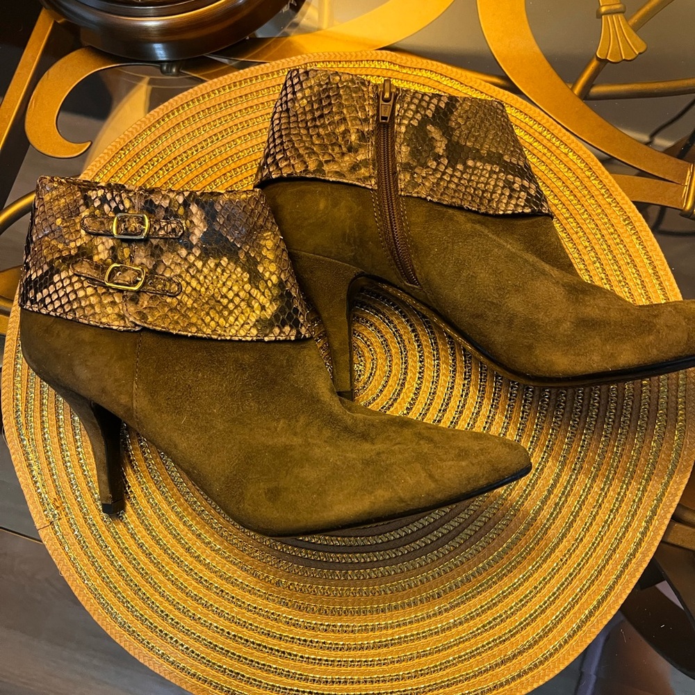 New Vaneli olive green suede booties with snake detail